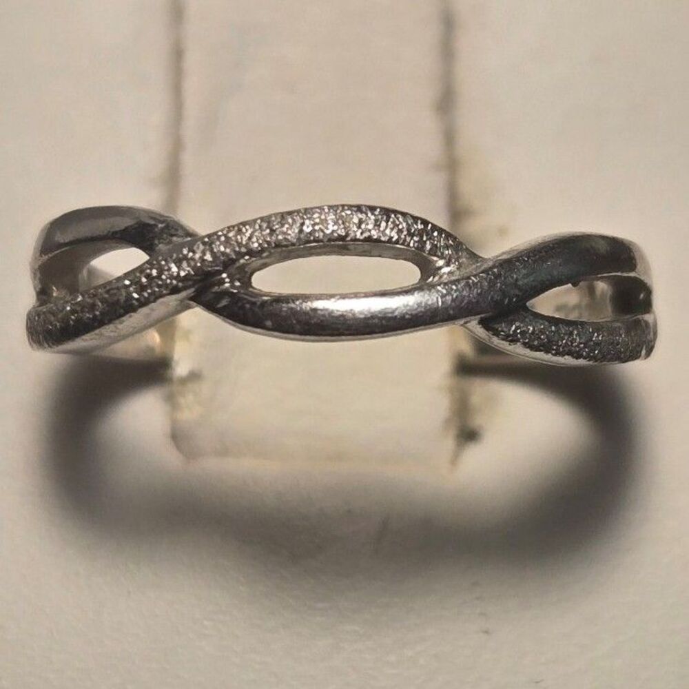 Dainty wrap Vintage Sterling Silver Ring Sz 4.5